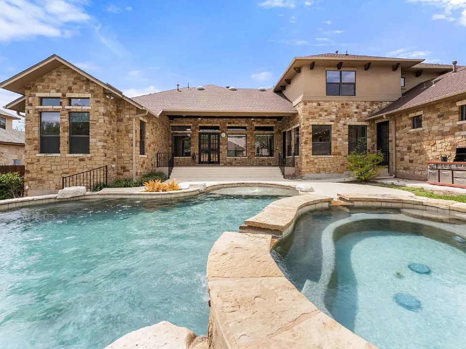 2633 Collingwood Dr