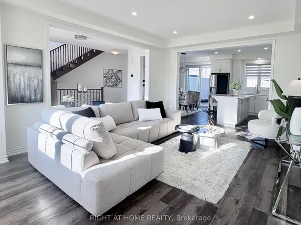 1222 Rose Way #21, Milton, ON L9E 1P1