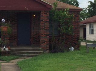 717 W 4th St, Freeport, TX 77541