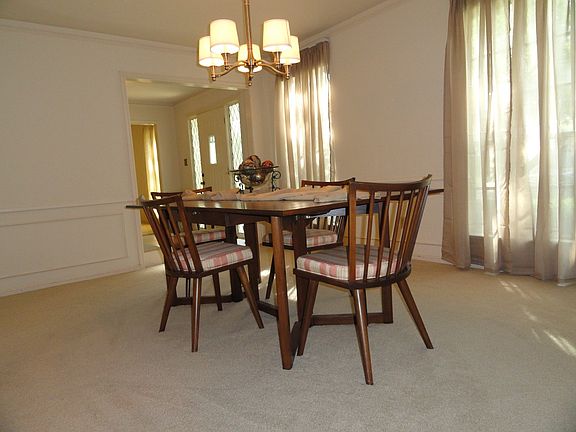 Formal Dining