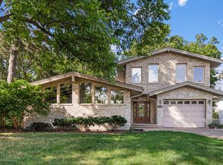 244 N Jackson Rd, Clarendon Hills, IL 60514