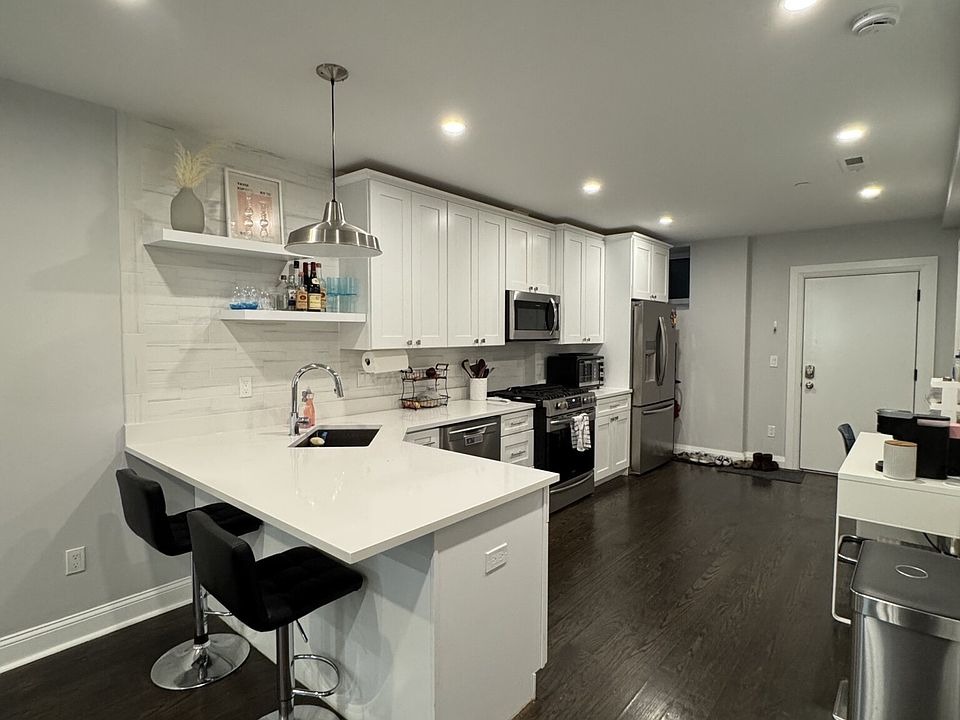 1st image of 5 Strathmore Rd #A
