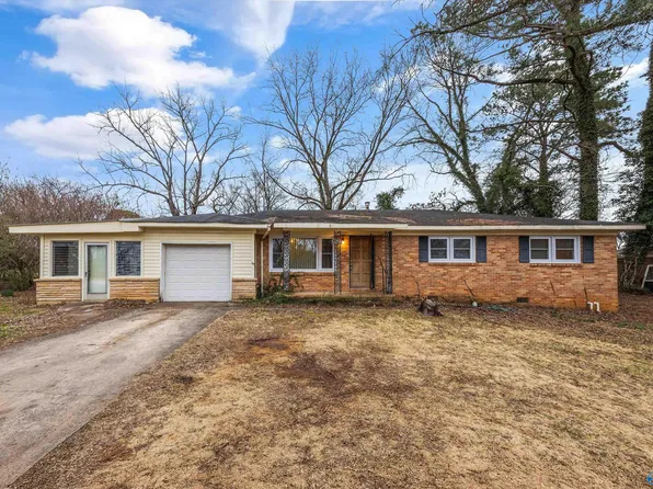 1718 Hampton Dr, Huntsville, AL 35810