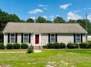 150 Wallace Ln, Clinton, NC 28328