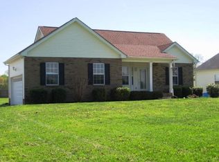 5247 E Robertson Rd, Cross Plains, TN 37049