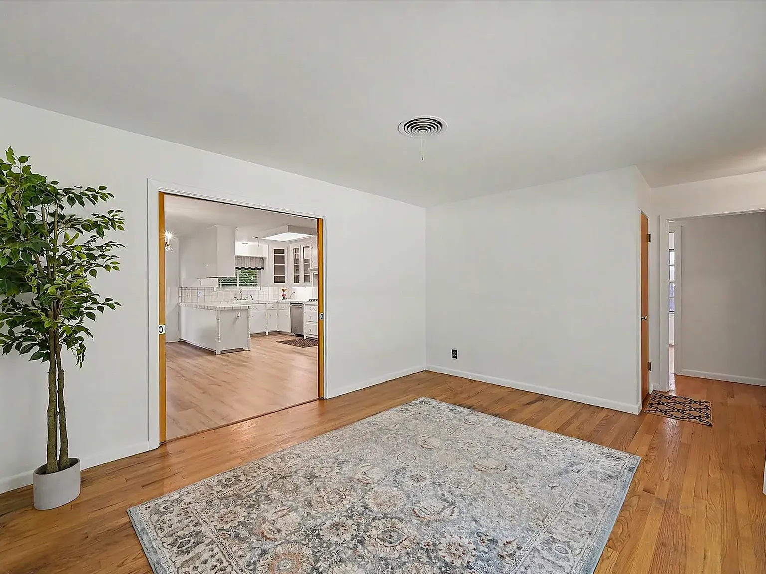 3 bed, 1459 sqft, $1,750 — Photo 2