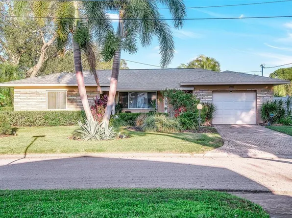 1961 42nd St N, Saint Petersburg, FL 33713