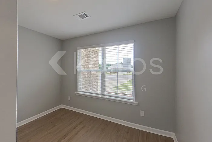 657 June St — Photo 12