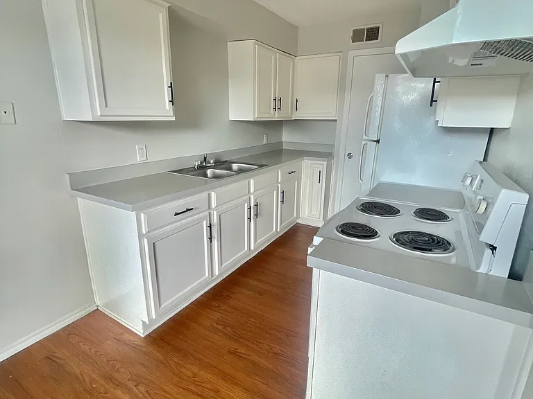 202 S Lancaster Ave — Photo 4