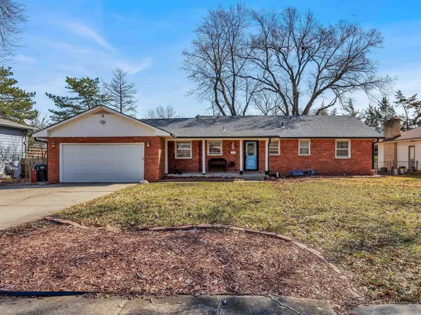 2872 SW Knollwood Ct, Topeka, KS 66611