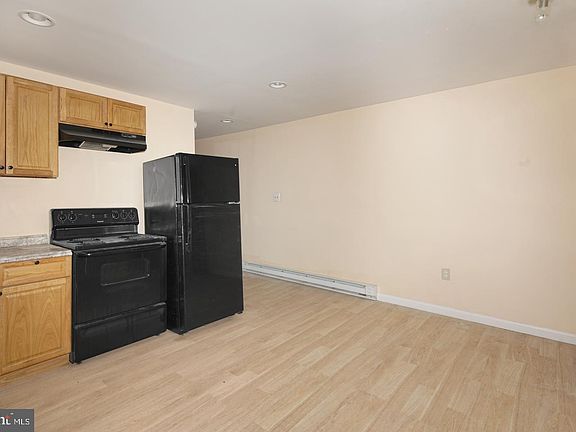 4th image of 801 E Willard St #2