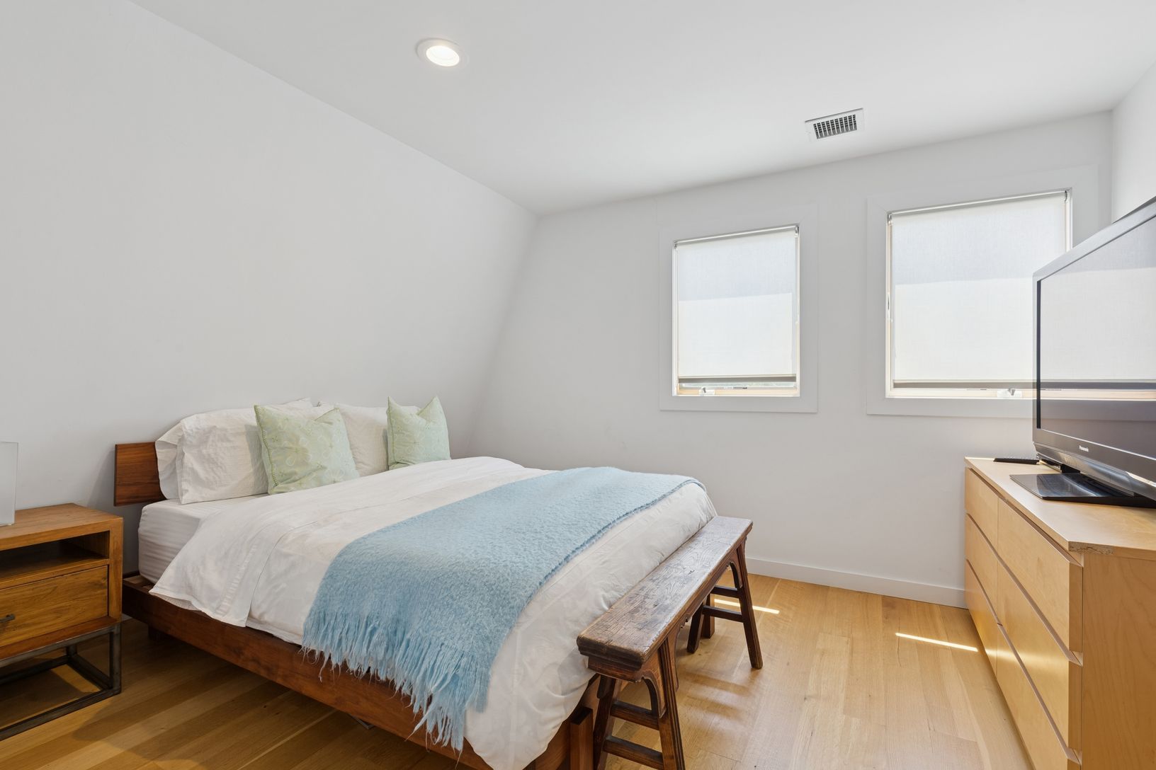  second floor guest room