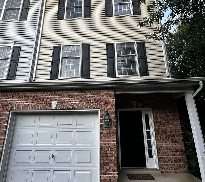 1st image of 131 Pumpkin Patch Ln
