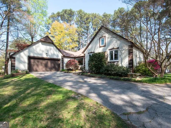 210 Julie Rd, Tyrone, GA 30290