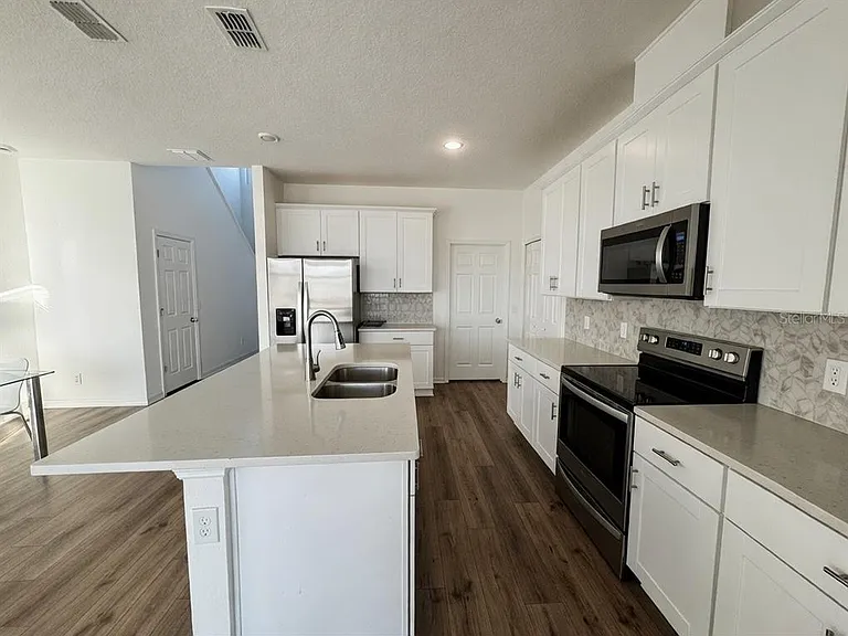 2345 Treasure Hill St — Photo 6