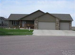 725 Pheasant Cir, Tea, SD 57064