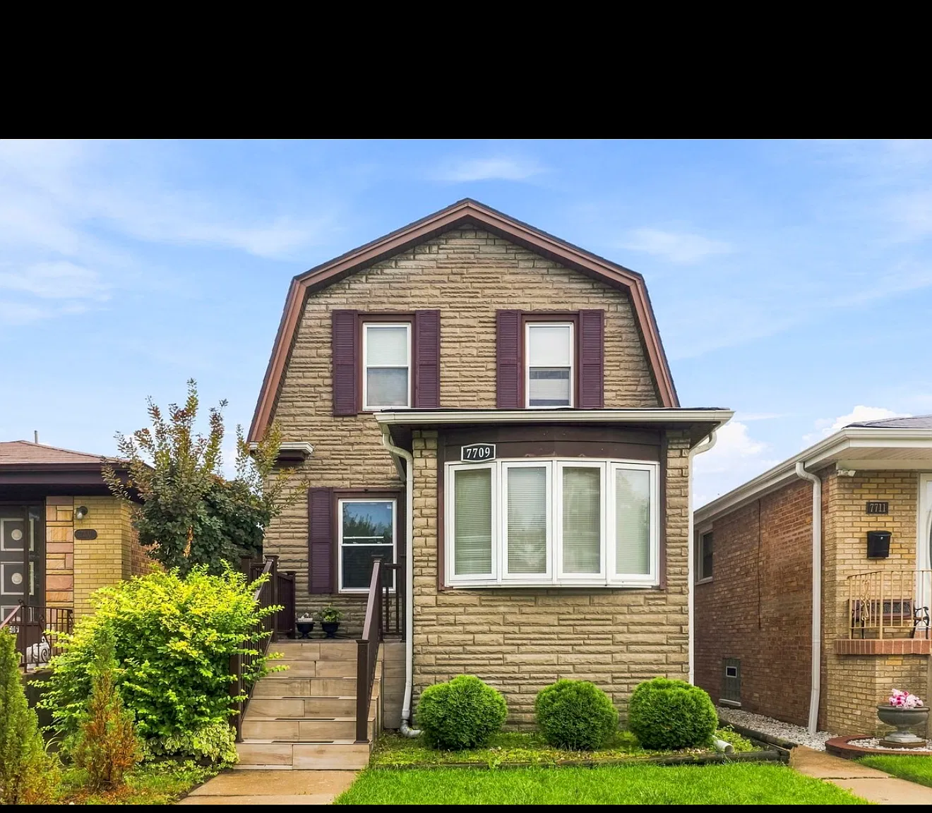 2 bed, 1.5 bath, 1300 sqft, $2,250 — Photo 2