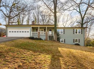 1443 Lakeshore Cir, Gainesville, GA 30501