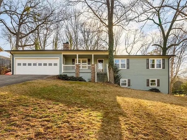 1443 Lakeshore Cir, Gainesville, GA 30501