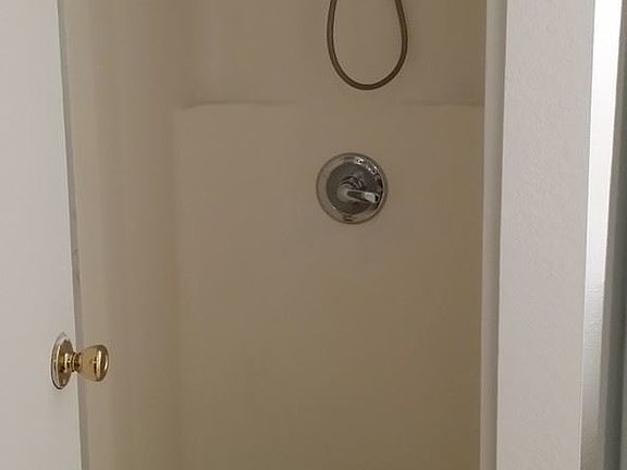 3rd image of 1098 Acacia Ave APT 03