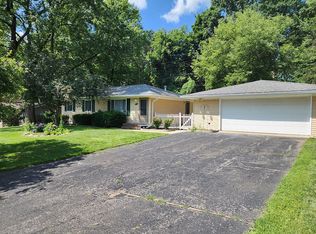 8985 Maplewood Ave, Clarkston, MI 48348