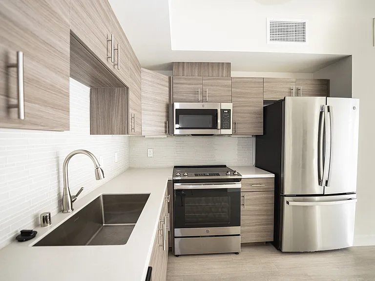Second and B Street Apartments — Photo 32