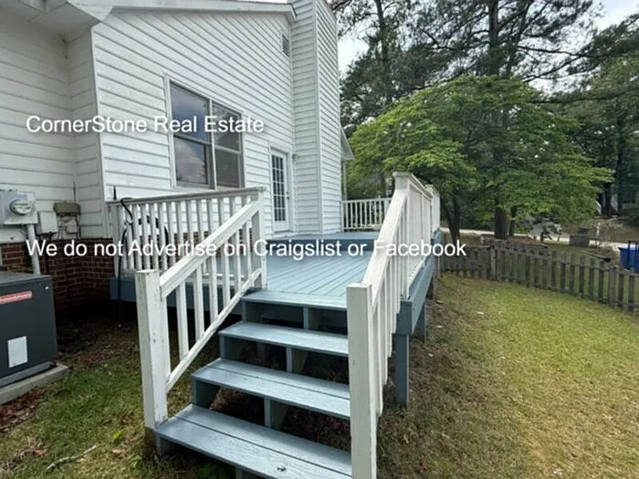 1267 Exeter Ln — Photo 14