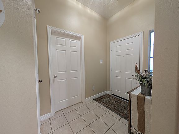 4th image of 14922 Lanai Dr