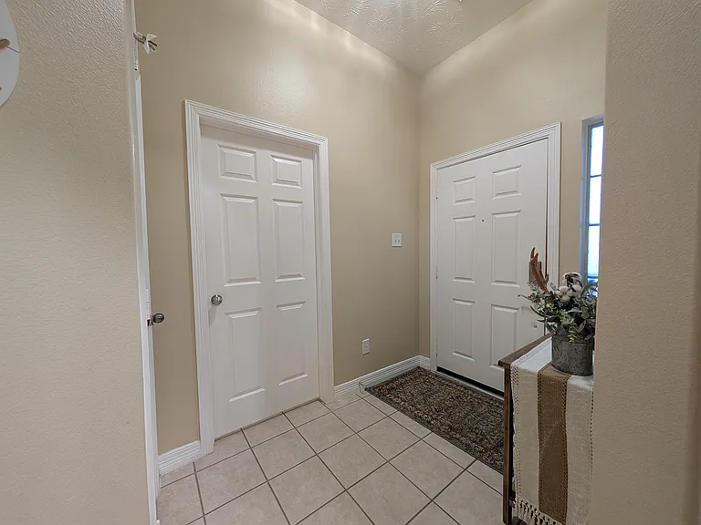 14922 Lanai Dr — Photo 4
