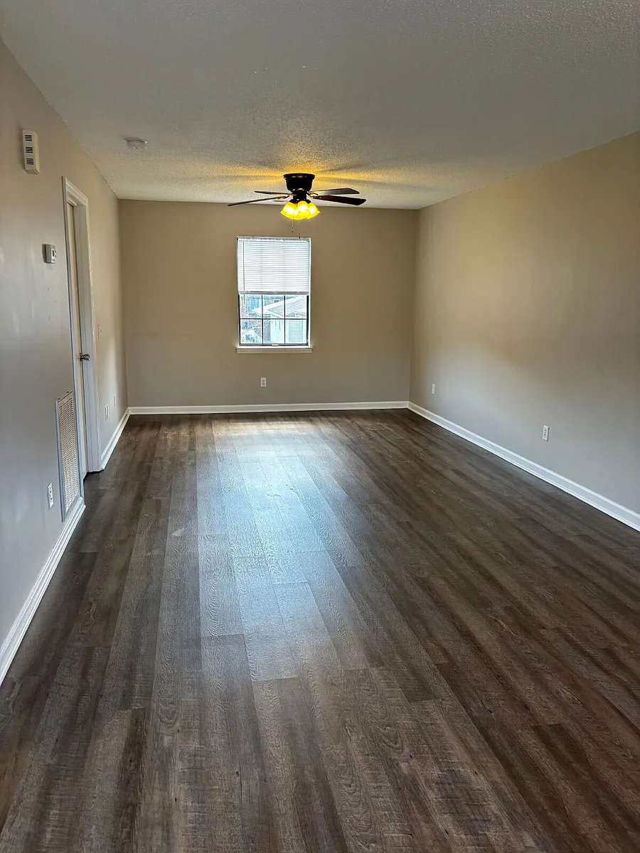 Building Photo - 4410 Delashmitt Rd #1