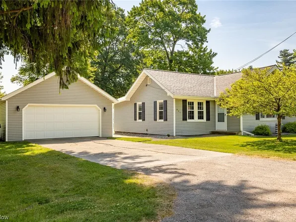 621 Hazelwood Dr, Vermilion, OH 44089