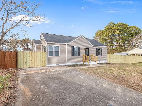 3rd image of 104 Bethune Dr