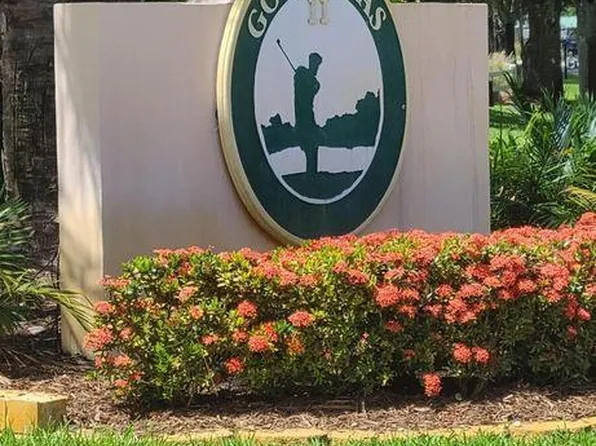10073 Perfect Dr, Pt Saint Lucie, FL