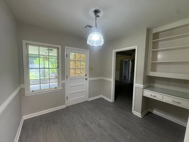 3054 Merrimac Dr — Photo 12