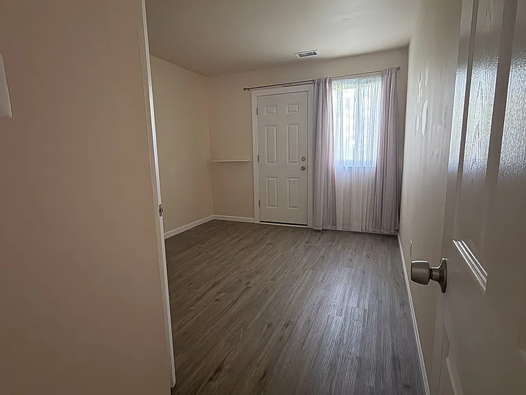 1019 Oakwood Dr #A — Photo 9