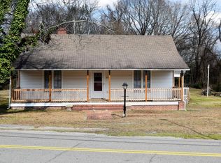 401 E Barrett St, Carthage, NC 28327