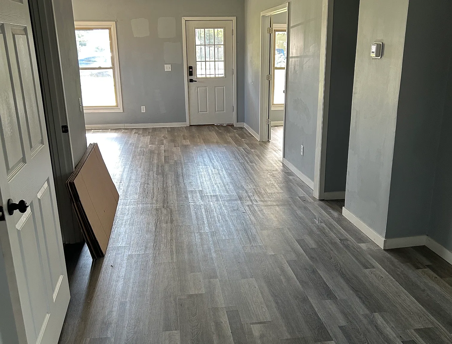 2 bed, $925 — Photo 1