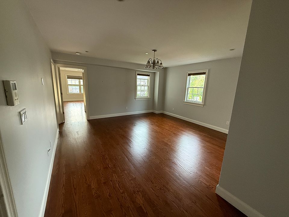 1st image of 351 Palmer Ave #2R