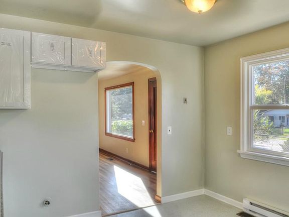 4th image of 210 Bremerton Blvd W