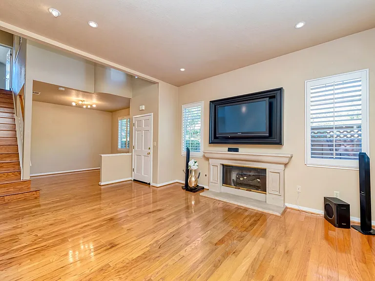 3 Cornwall Pl — Photo 3