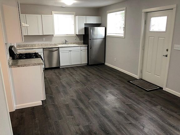 4th image of 600 W 31st St #B