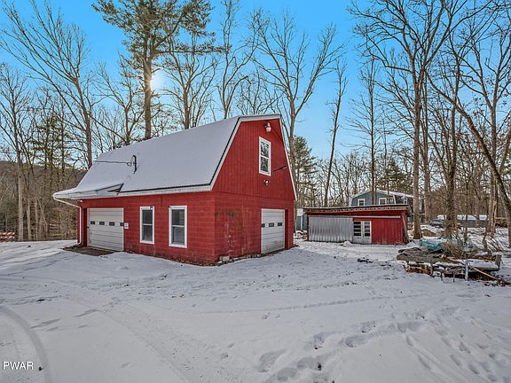 4th image of 3146 Bear Swamp Rd