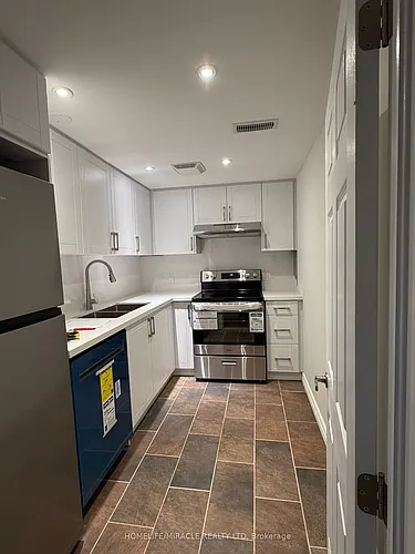 17 Tarmack Dr Photo 1