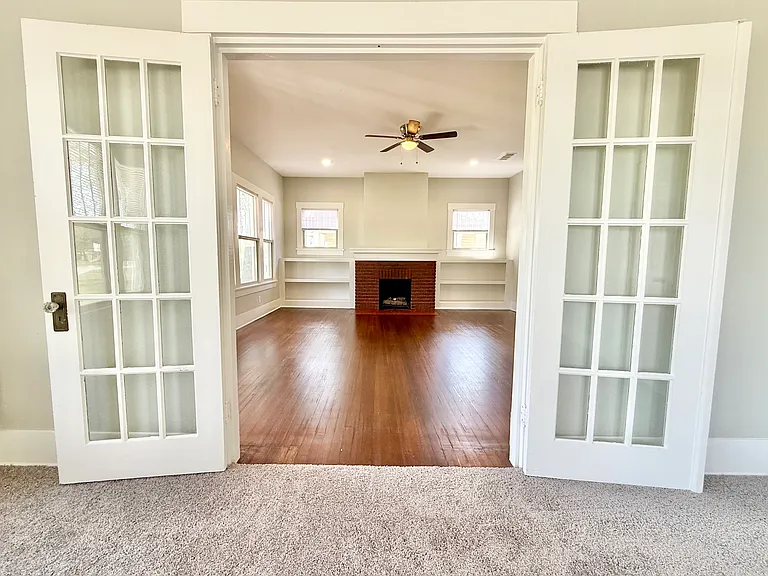 1201 E Lamar St — Photo 14