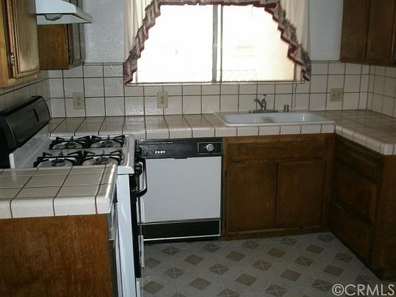 5th image of 23915 Arlington Ave