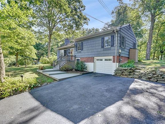 4th image of 430 Woodland Dr