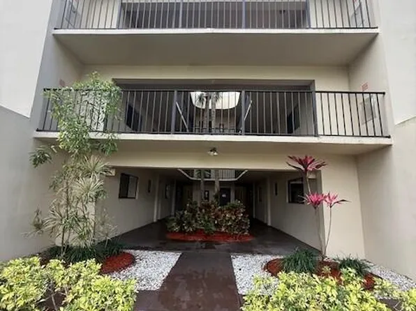 5220 Las Verdes Circle #108, Delray Beach, FL 33484
