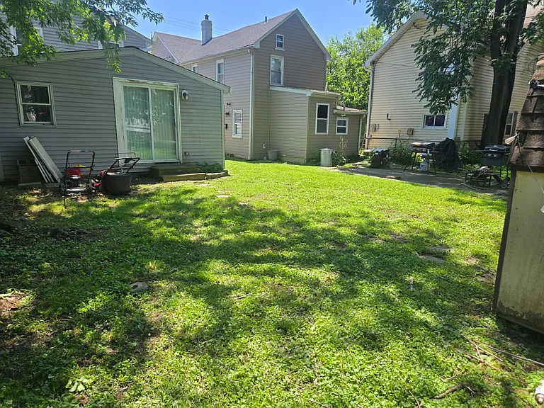 563 Pennington Ave — Photo 2