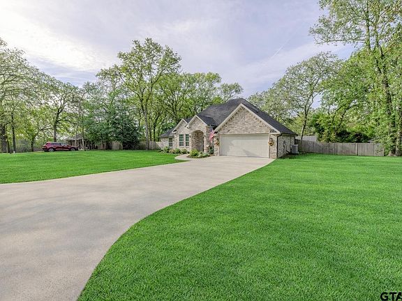 3rd image of 557 County Road 2610