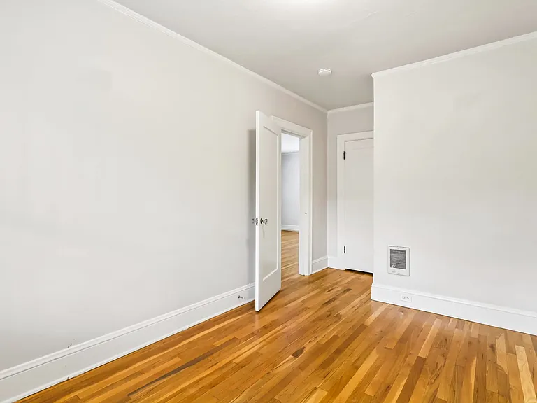 Forest and Garden Apartments — Photo 23